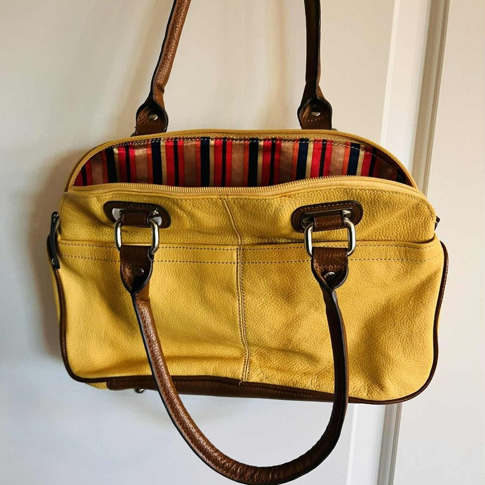 Vintage Tignanello Yellow Leather Shoulder Bag USA Rare 2000s Top Handle - Picture 3 of 16